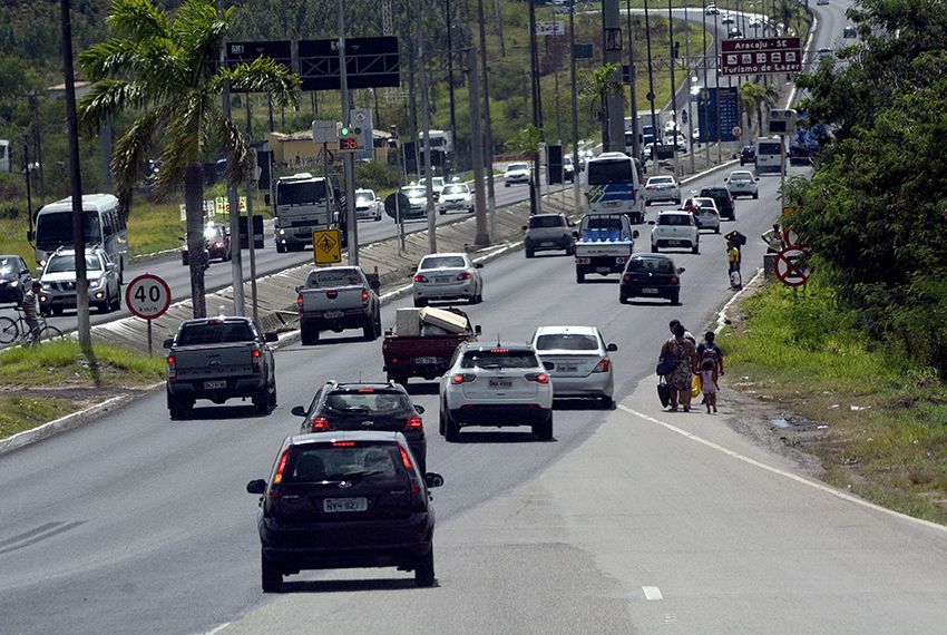 PRF orienta motoristas que pegarão estrada no período junino