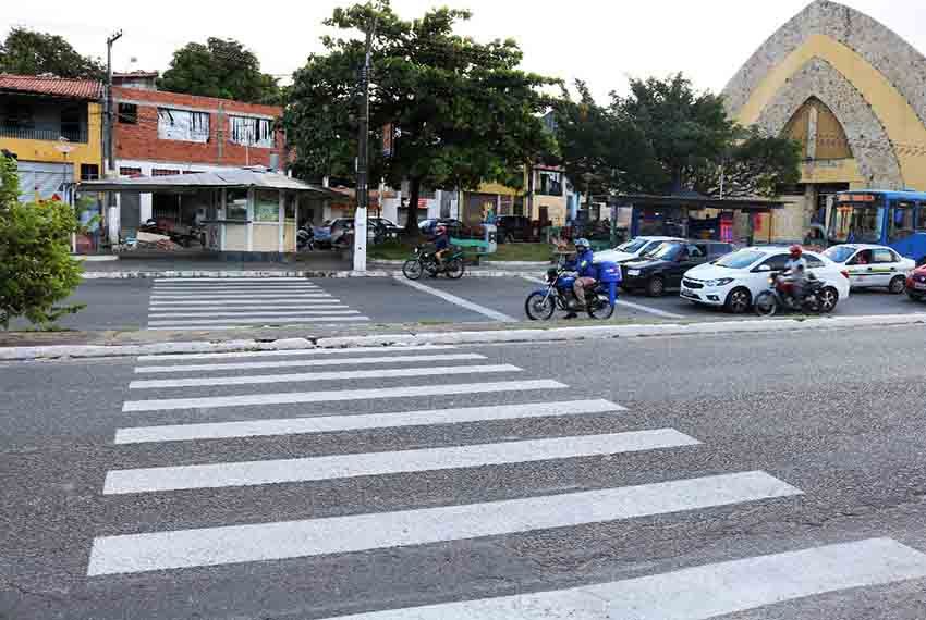 SinalizaÃ§Ã£o horizontal Ã© revitalizada na avenida Visconde de Maracaju