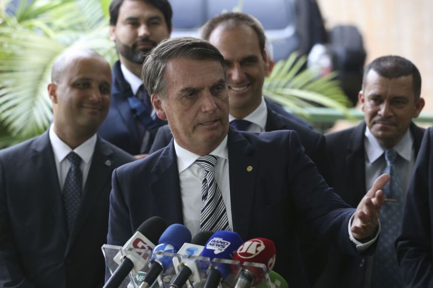 Militares apresentam a Bolsonaro situação da segurança nos estados