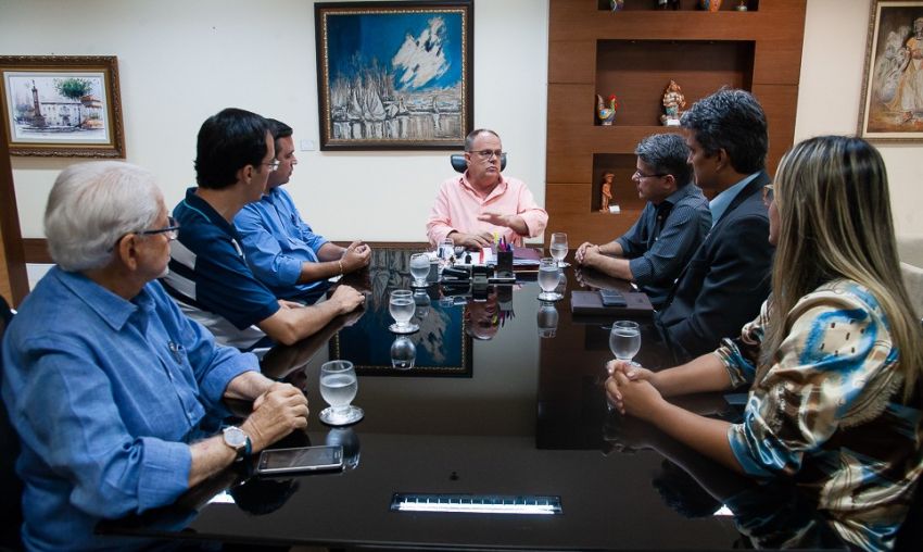 Belivaldo recebe visita de senador Alessandro Vieira e de bancada estadual eleita