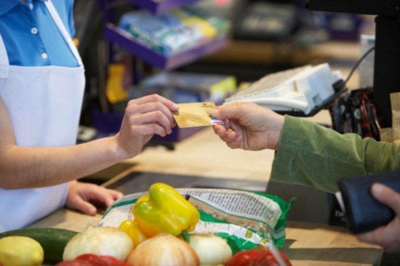 Decisão da Receita Federal prevê taxação de vale-refeição e alimentação