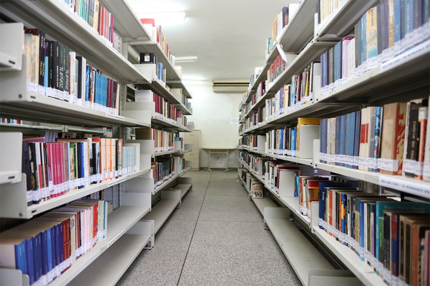 Livros doados às bibliotecas municipais precisam estar conservados