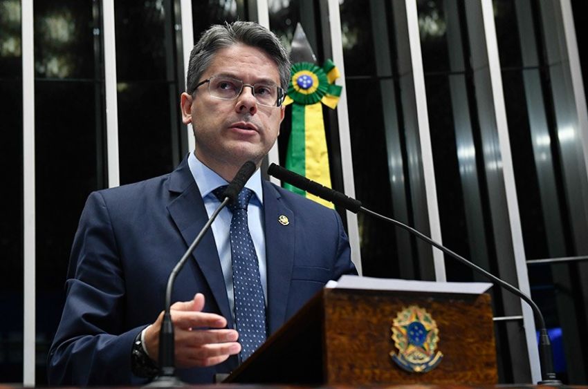 Senador Alessandro Vieira: Judiciário continua intocado