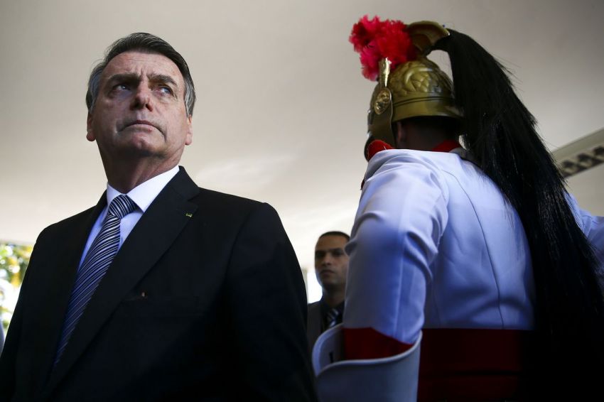 Militares brasileiros vão à Espanha ouvir sargento preso com drogas, afirma Bolsonaro