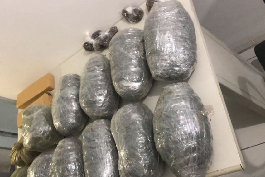 Polícia prende homem por tráfico de drogas apreende 15 kg de maconha na Aruana