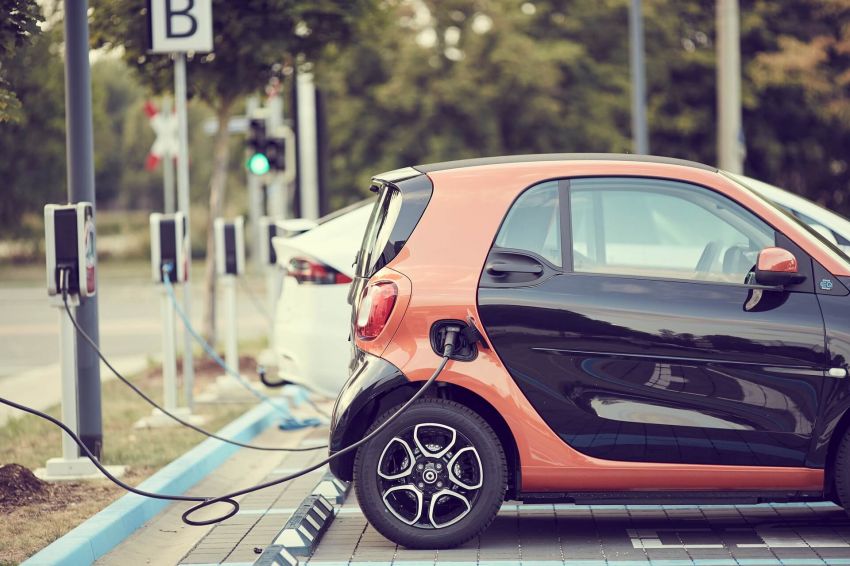 Carros elétricos dominarão vendas globais até 2033