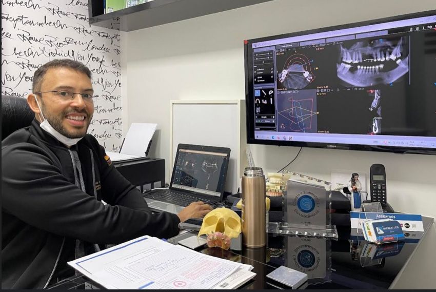 Dr. Maurício Linns expert em Implantodontia