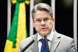 Alessandro Vieira (PSDB) registra opinião sobre aumento de ministros
