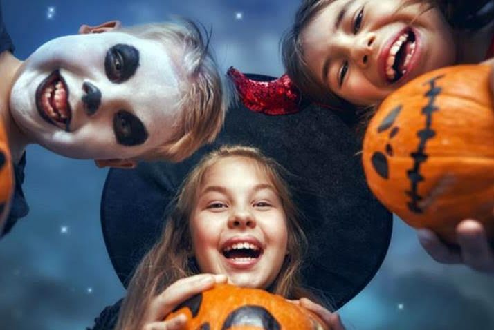 Musical ‘Abracadabra’ e caça aos doces agitam o Halloween no Shopping Jardins