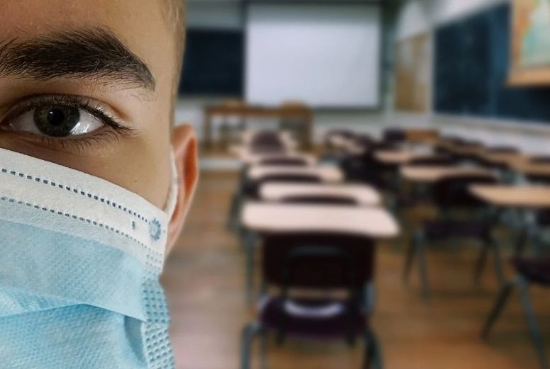 Análise revela alto número de infecções de Covid nas escolas