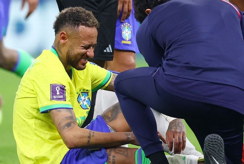 Neymar e Danilo estão fora do jogo contra a Suíça