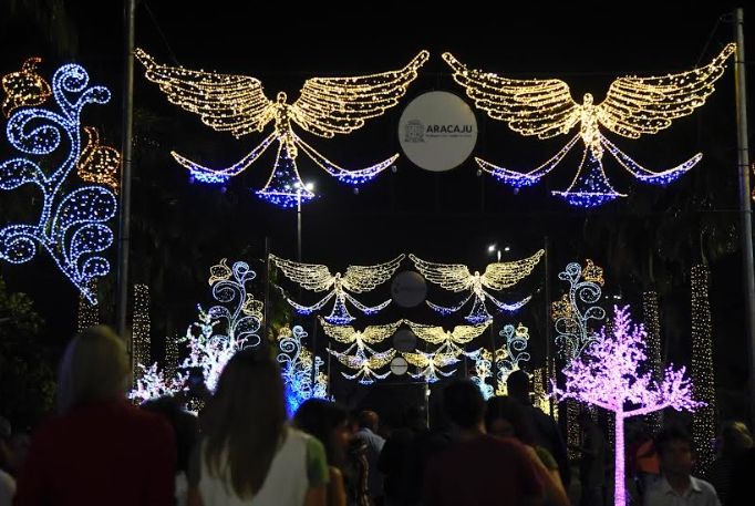 Prefeitura e Energisa realizam acendimento das luzes natalinas da Sementeira