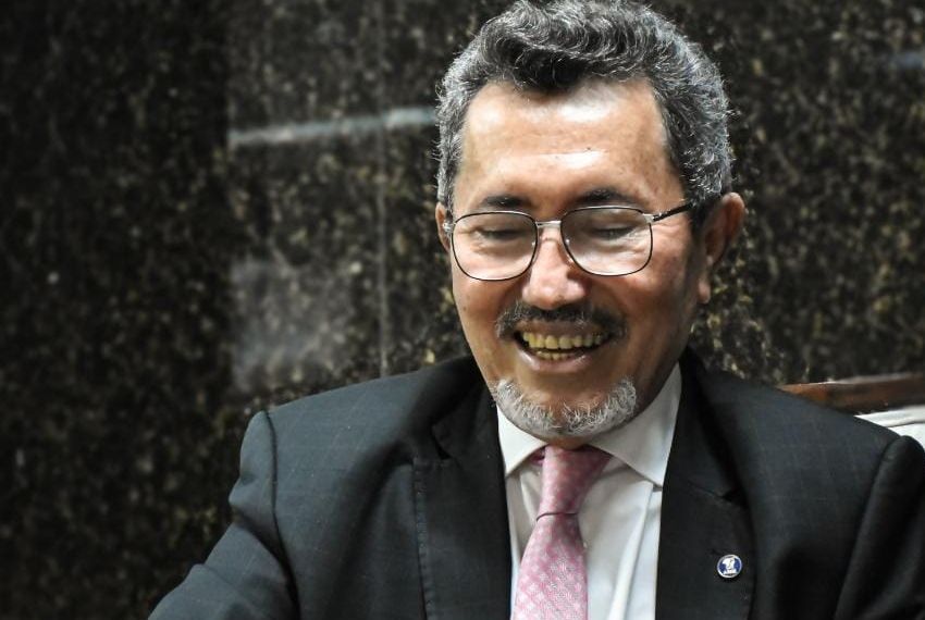Edson Ulisses lança novo livro