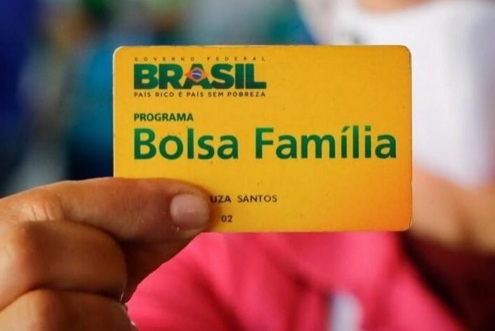 Bolsa Família voltará a exigir frequência escolar e vacinação