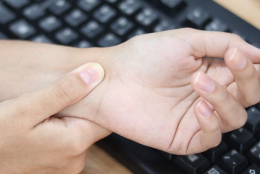 Saúde alerta para lesões por esforço repetitivo relacionadas ao trabalho