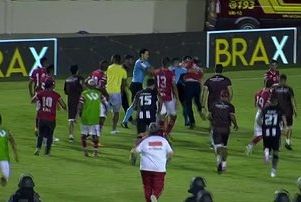 Presidente do Sergipe agride árbitro após ser eliminado