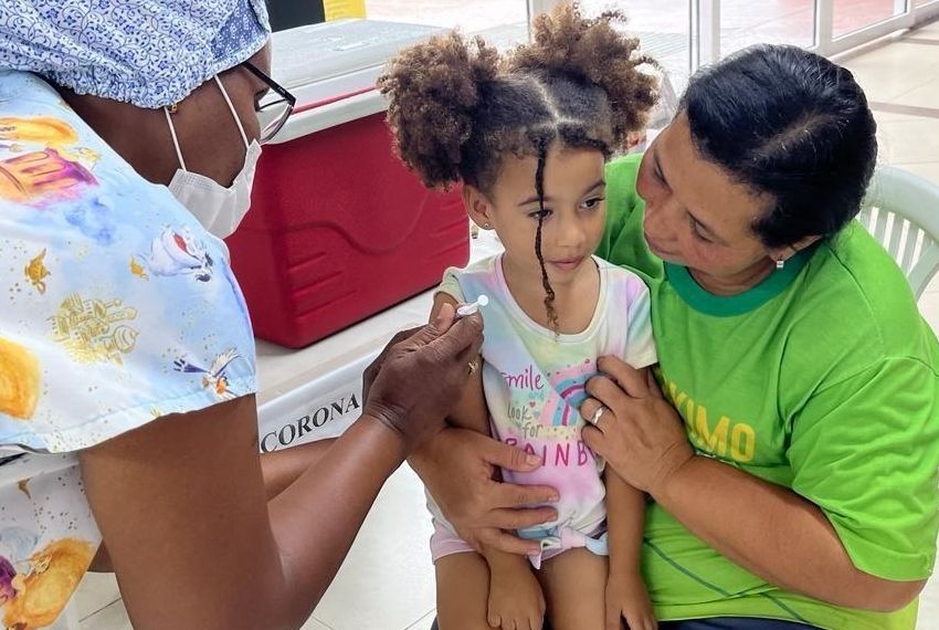 Aplicação de vacinas nos shoppings durante a semana será retomada
