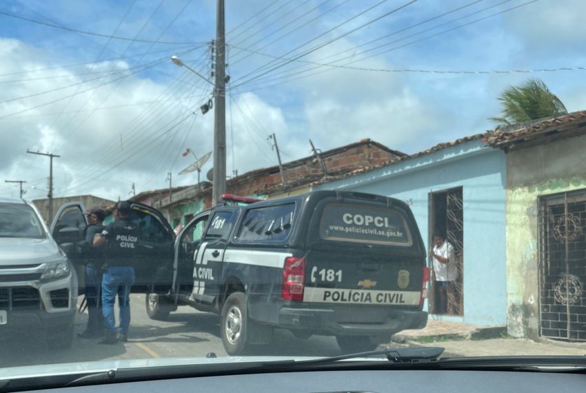 Polícia Civil apreende drogas e arma em Estância