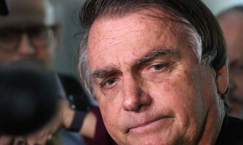 Maioria do TSE condena Bolsonaro à inelegibilidade
