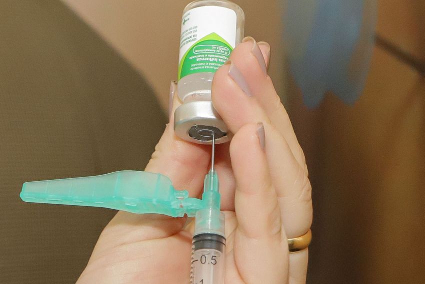 Vacinação contra covid e influenza continua nos shoppings neste sábado, 15