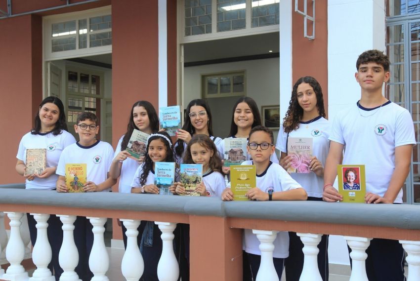 Academia Sergipana de Letras faz doação de livros para Fundação Pedro Paes Mendonça