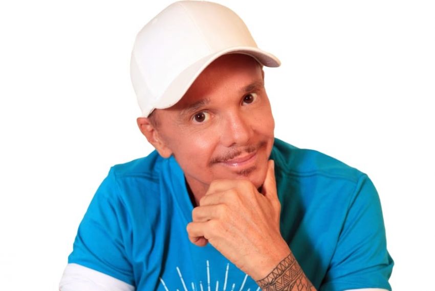 Staleiro Beach Club abre nova temporada de eventos com show de Netinho