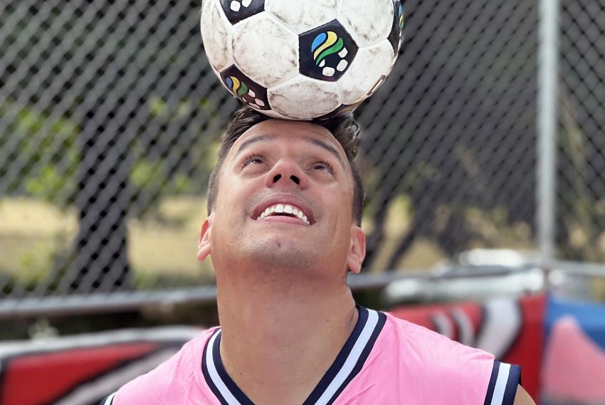 Diego Freestyle realiza show de embaixadinhas em Aracaju