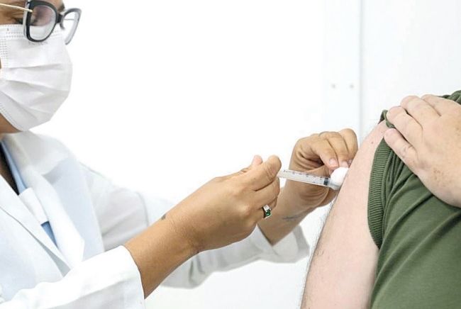Apenas 23% da população buscou a bivalente em Aracaju