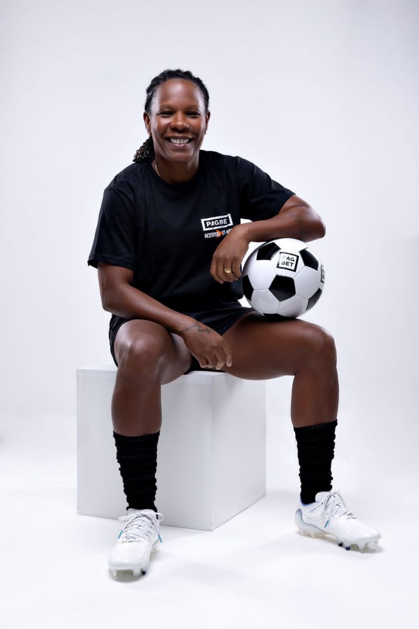 Formiga “entra em campo” como capitã