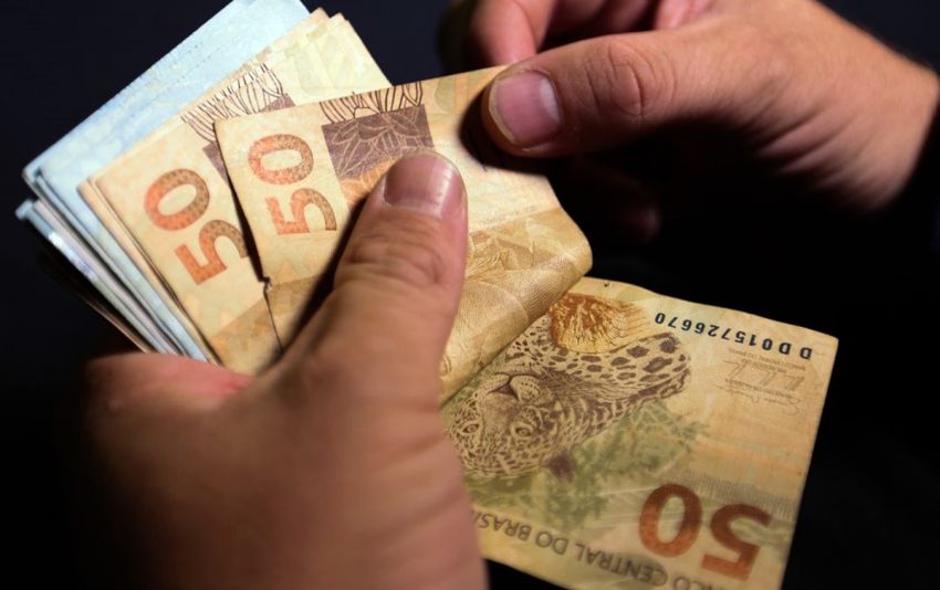 Prefeitura de Aracaju pagará os salários dos servidores municipais na quarta-feira, dia 30