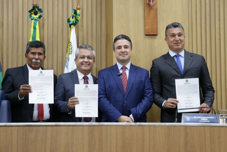 Três vereadores tomam posse na Câmara Municipal de Aracaju