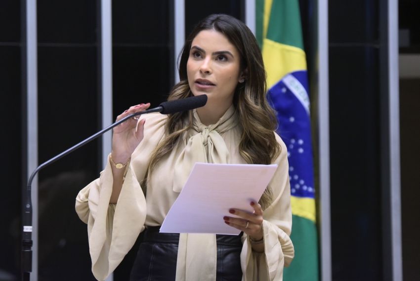 Yandra Moura destaca Projeto de Lei de sua autoria que Destina R$ 10 bilhões para os municípios