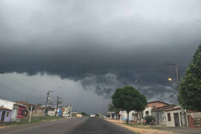 Com previsão de chuva, Defesa Civil de Aracaju mantém alerta