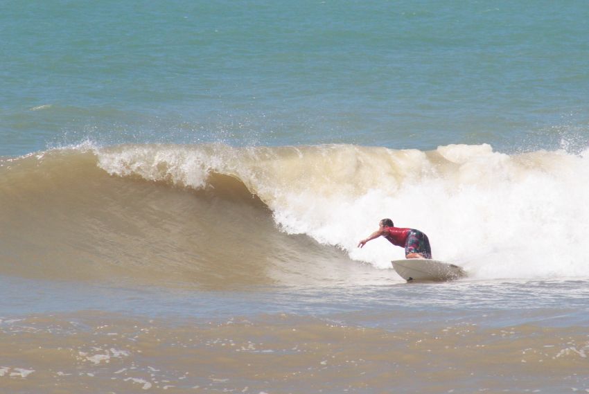 Sergipe recebe circuito brasileiro de surfe