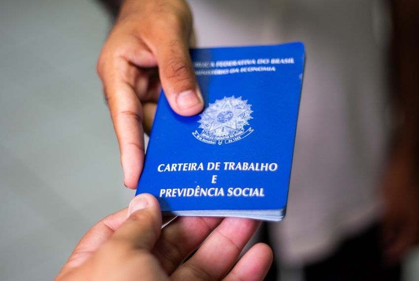 Semana inicia com 65 vagas de trabalho intermediadas pelo NAT