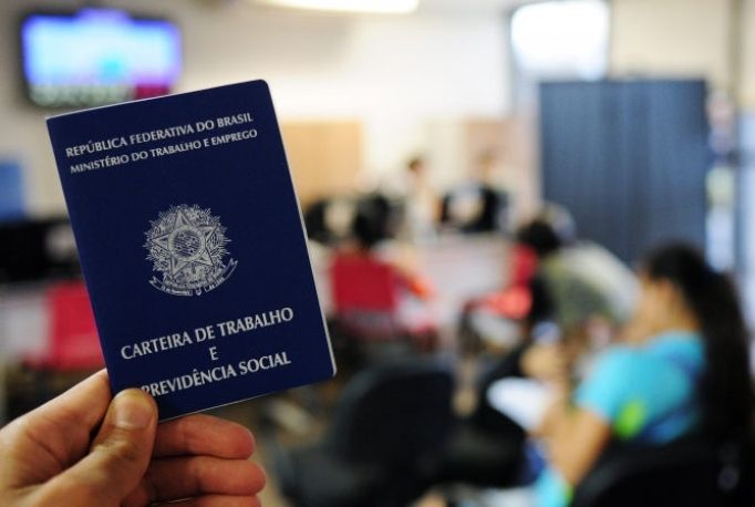 Estoque de empregos formais no setor privado atinge 44,4 milhões