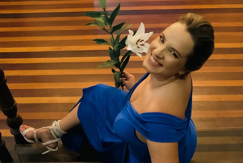 Priscila Navas brilha em lançamento do seu primeiro livro