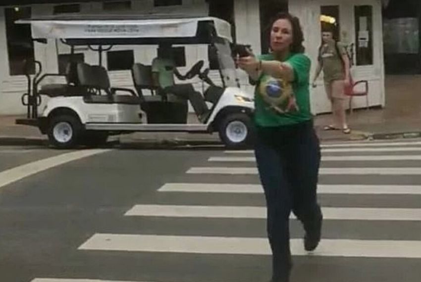 Após pedido de vista, STF suspende julgamento de Carla Zambelli