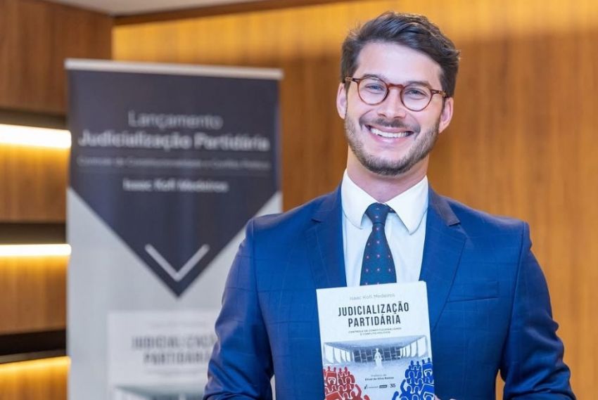 Isaac Kofi Medeiros lançou o livro 'Judicialização Partidária