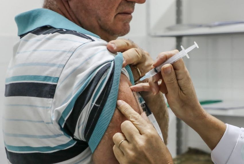 Saúde reforça a importância de idosos se protegerem contra a gripe