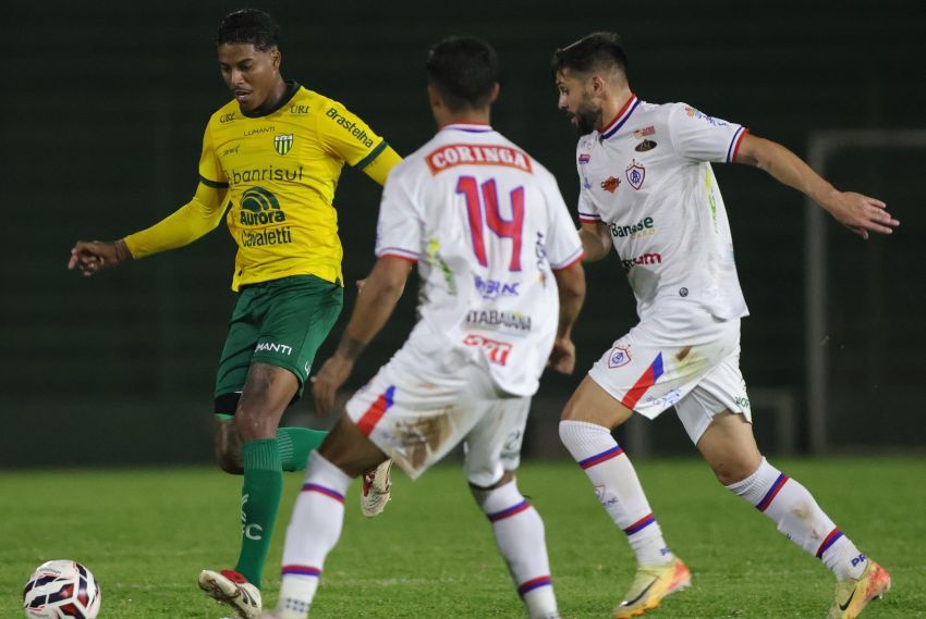 Itabaiana é superado pelo Ypiranga e perde a primeira na Série C
