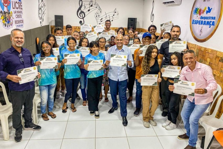 Alex Melo comemora início do ‘Projeto Aprender para Mudar’ em Aracaju
