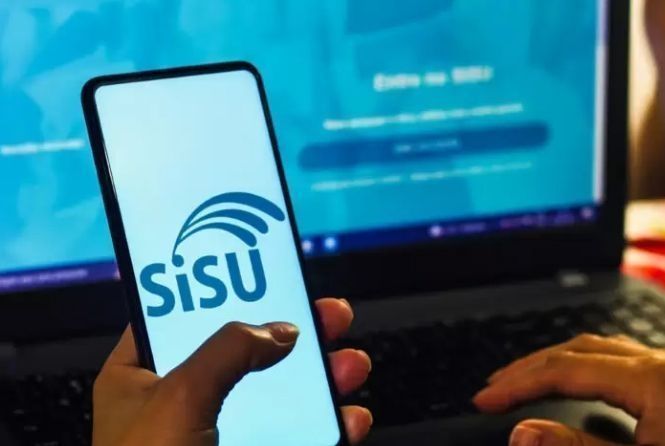 Prazo para pedir isenção da taxa de inscrição do Enem termina às 23h59