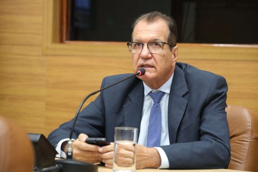 Adailton Martins anuncia projeto de beach soccer na Barra dos Coqueiros