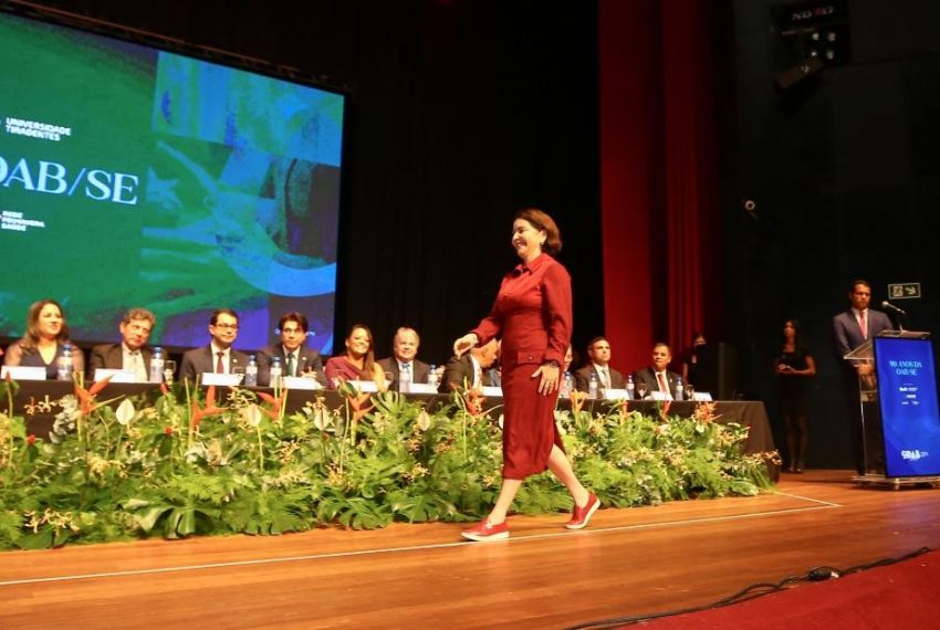 Emília Corrêa é homenageada com medalha 