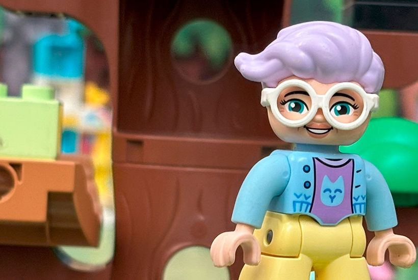 LEGO® Minecraft® promove sessão para crianças com autismo