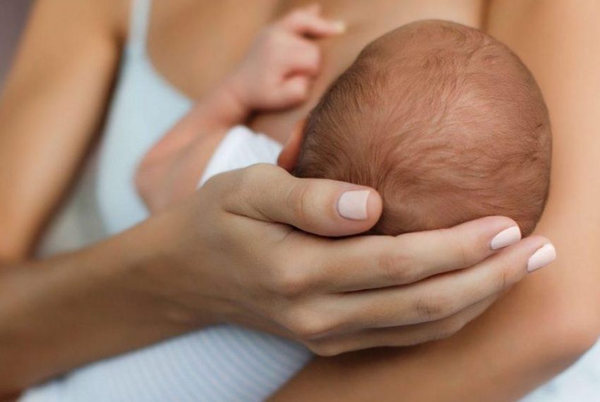 Brasil reduz taxas de transmissão do HIV de mãe para filho