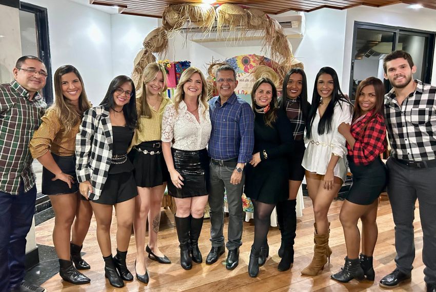Denttmaster celebra São João com equipe em clima de alegria e união