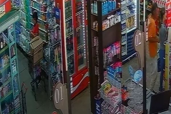 Homem é preso por importunação sexual em supermercado