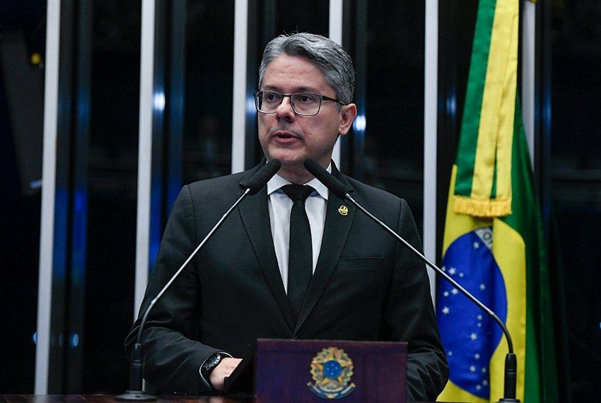 Proteção de crianças na internet: projeto de Alessandro Vieira é aprovado